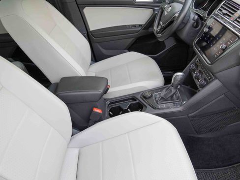 Used 2021 Volkswagen Tiguan SE R-Line image 13