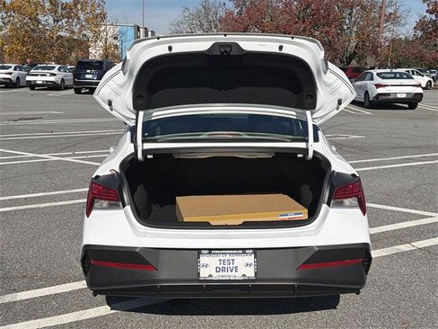 New 2026 Hyundai Elantra Blue image 18