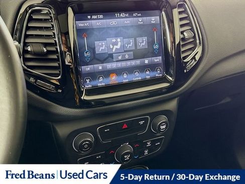 Used 2018 Jeep Compass Limited w/ Navigation Group AWD/4WD image 18