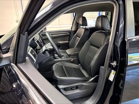 Used 2023 Volkswagen Atlas SE FWD image 24