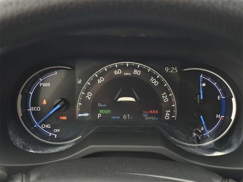 Used 2023 Toyota RAV4 LE image 15