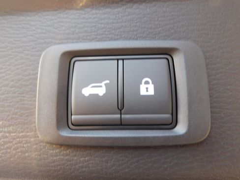 New 2025 Mitsubishi Outlander SE image 45