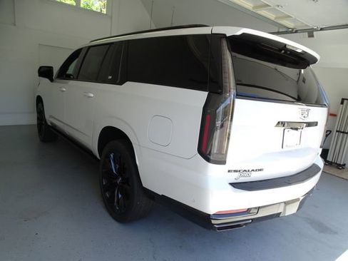 Used 2025 Cadillac Escalade ESV Sport Platinum w/ LPO, ONYX Package AWD/4WD image 21