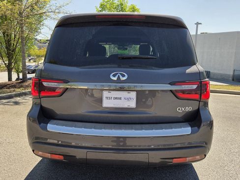 Used 2024 INFINITI QX80 Sensory image 7