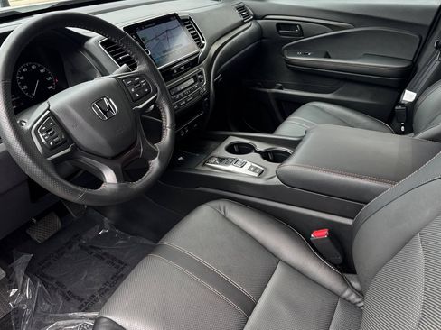 Used 2025 Honda Ridgeline TrailSport image 10