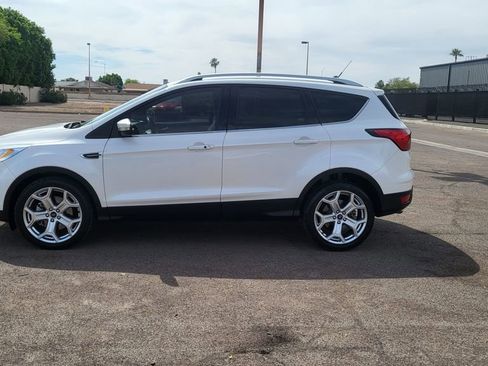 Used 2019 Ford Escape Titanium image 5