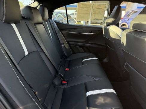Used 2025 Toyota Camry SE image 23