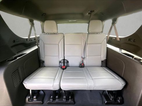 Used 2022 GMC Yukon XL SLT w/ SLT Luxury Package RWD image 30