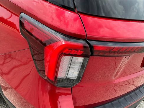 Used 2025 Ford Explorer ST-Line w/ ST-Line Street Pack AWD/4WD image 28