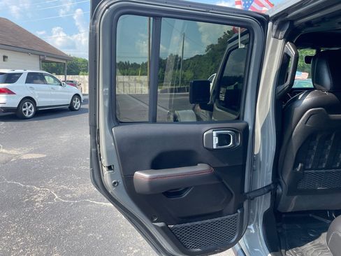 Used 2021 Jeep Wrangler Unlimited Rubicon AWD/4WD image 16