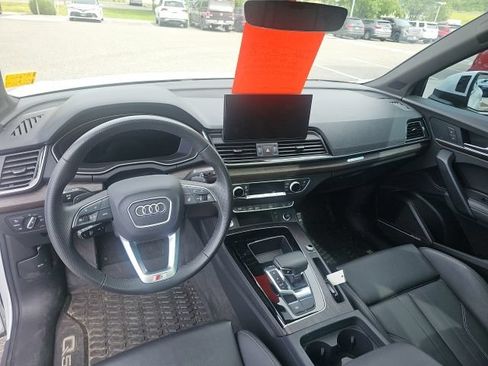 Used 2024 Audi Q5 e Premium Plus w/ Premium Plus Package AWD/4WD image 14