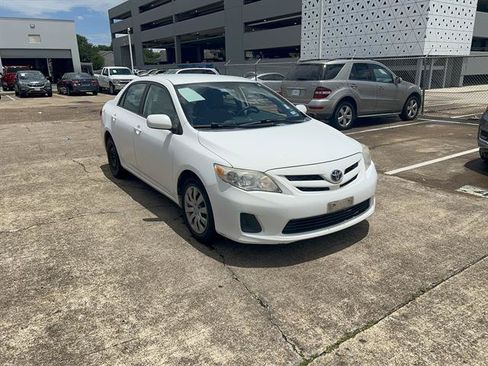 Used 2012 Toyota Corolla LE FWD image 2