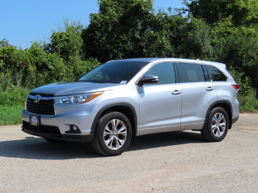 Used 2016 Toyota Highlander Plus AWD/4WD image 23
