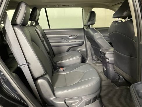 Used 2024 Toyota Grand Highlander AWD image 25