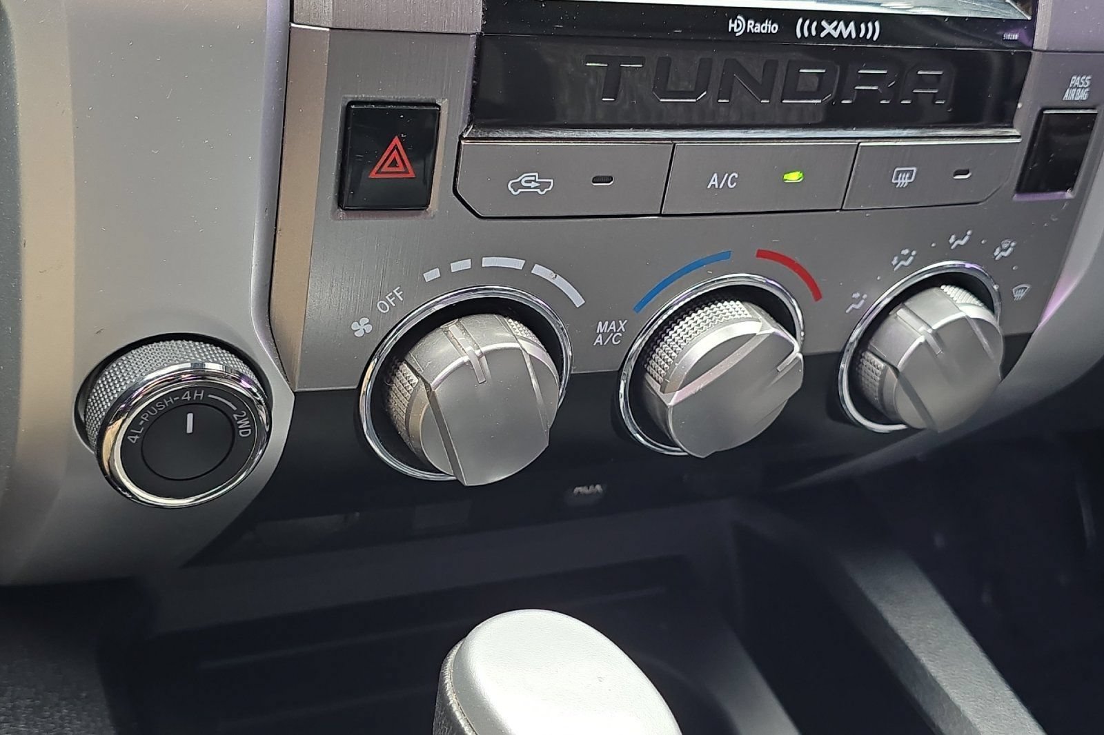 Used 2018 Toyota Tundra SR5 w/ SR5 Upgrade Package AWD/4WD image 17