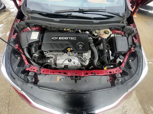 Used 2018 Chevrolet Cruze LT image 8