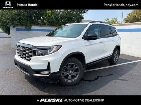 Used 2024 Honda Passport TrailSport image 1