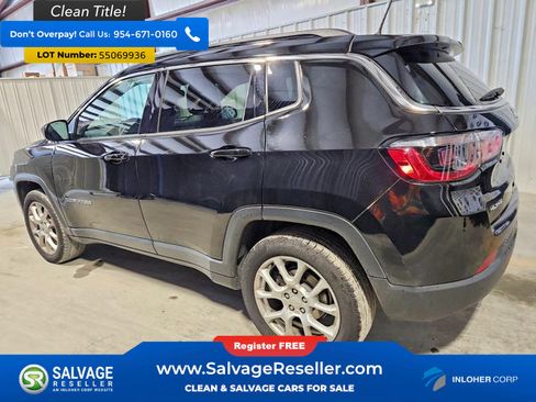 Used 2023 Jeep Compass Latitude AWD/4WD image 3