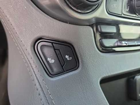 Used 2017 Chevrolet Suburban LT AWD/4WD image 33
