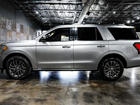 Used 2021 Ford Expedition Limited image 11