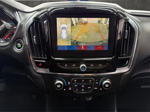 Used 2018 Chevrolet Traverse LT FWD image 18