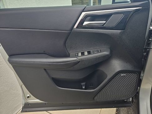 Used 2025 Mitsubishi Outlander SE FWD image 10