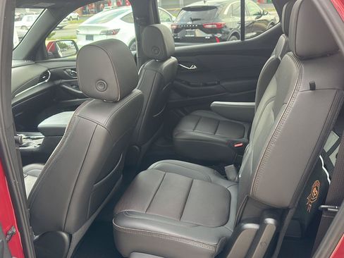 Used 2023 Chevrolet Traverse High Country FWD image 66