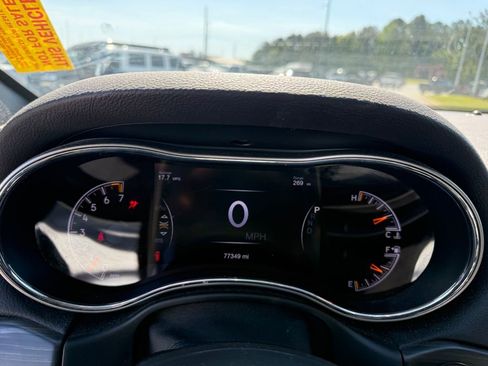 Used 2020 Jeep Grand Cherokee Laredo w/ 18" Wheel & 8.4" Radio Group image 15