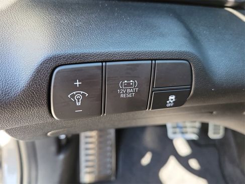 New 2025 Hyundai Elantra SEL image 18