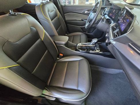 Used 2025 Chevrolet Trax ACTIV w/ Driver Confidence Package FWD image 21