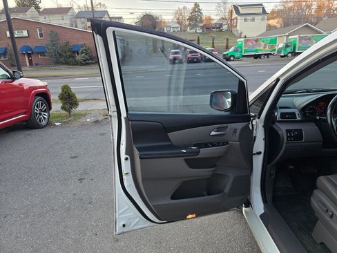 Used 2013 Honda Odyssey Touring image 10