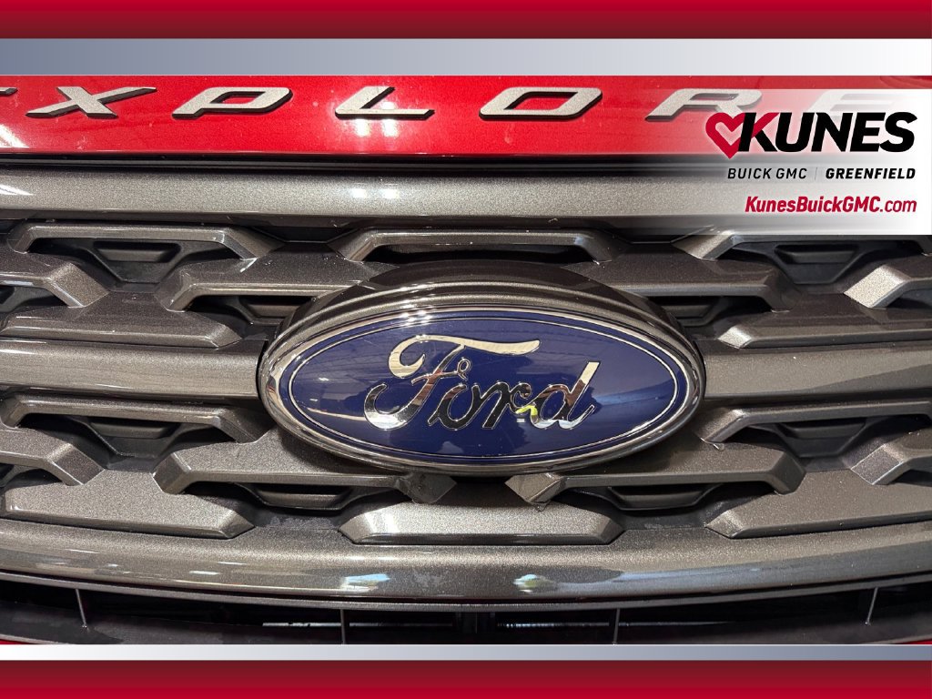 Used 2018 Ford Explorer XLT w/ Equipment Group 202A AWD/4WD image 41