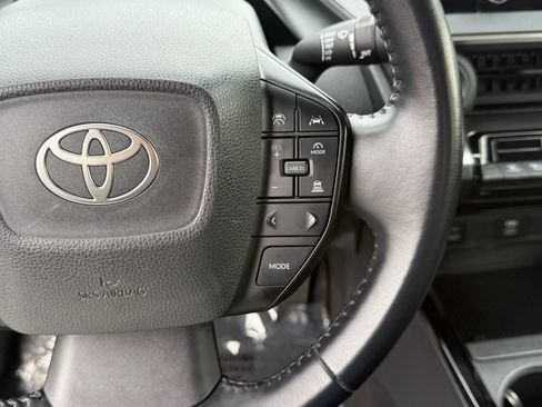 Used 2024 Toyota Prius LE FWD image 17
