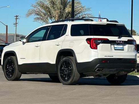 Used 2022 GMC Acadia SLT w/ Elevation Edition image 6