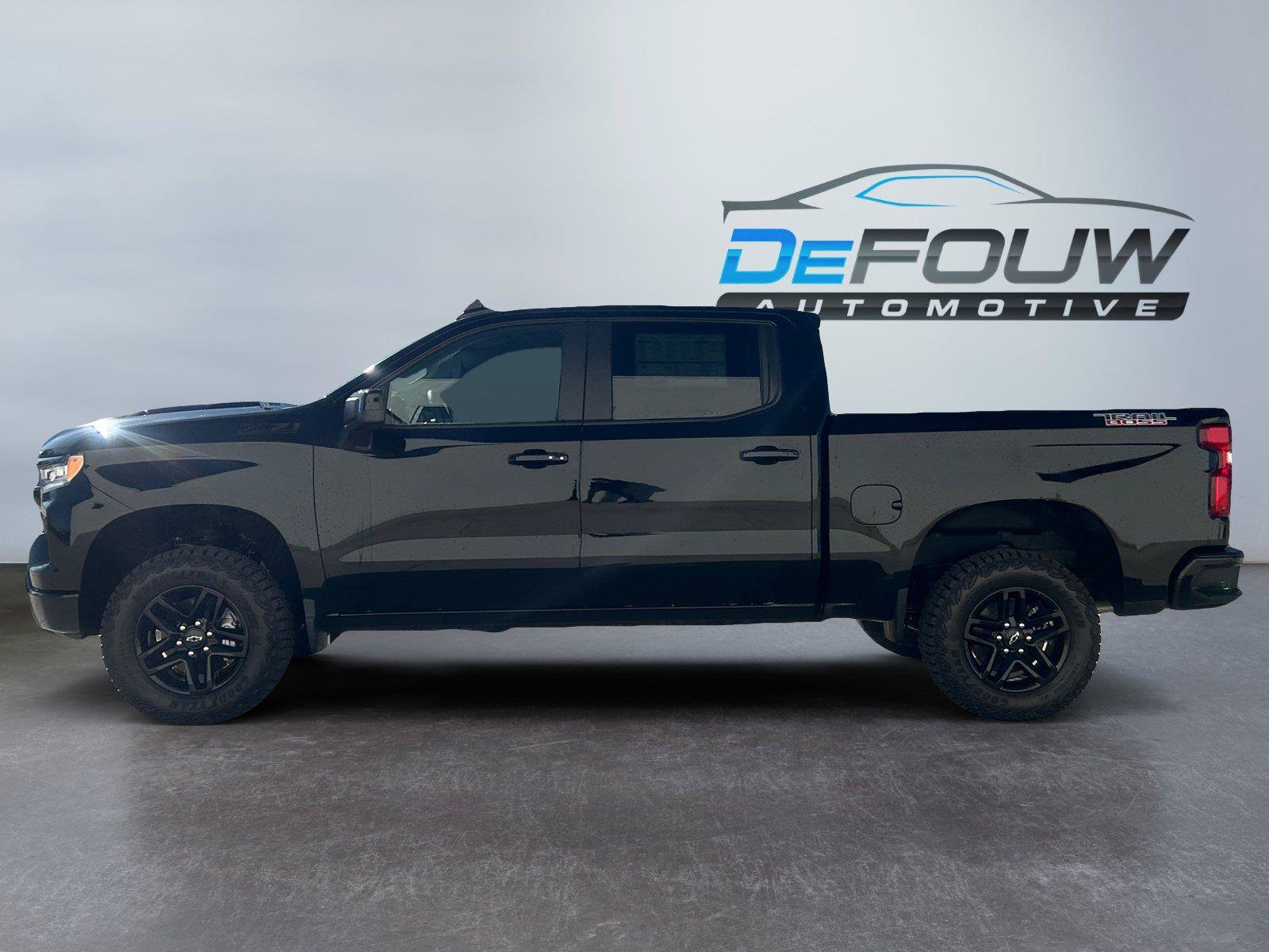 Used 2024 Chevrolet Silverado 1500 LT Trail Boss w/ Convenience Package II AWD/4WD image 6