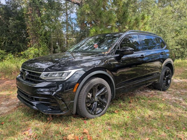 Used 2024 Volkswagen Tiguan SE R-Line FWD image 8