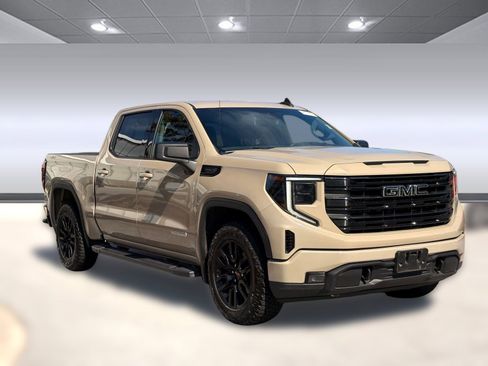 Used 2022 GMC Sierra 1500 Elevation w/ LPO, Elevation Black Package image 7