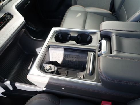 Used 2025 Ford Expedition Active image 39