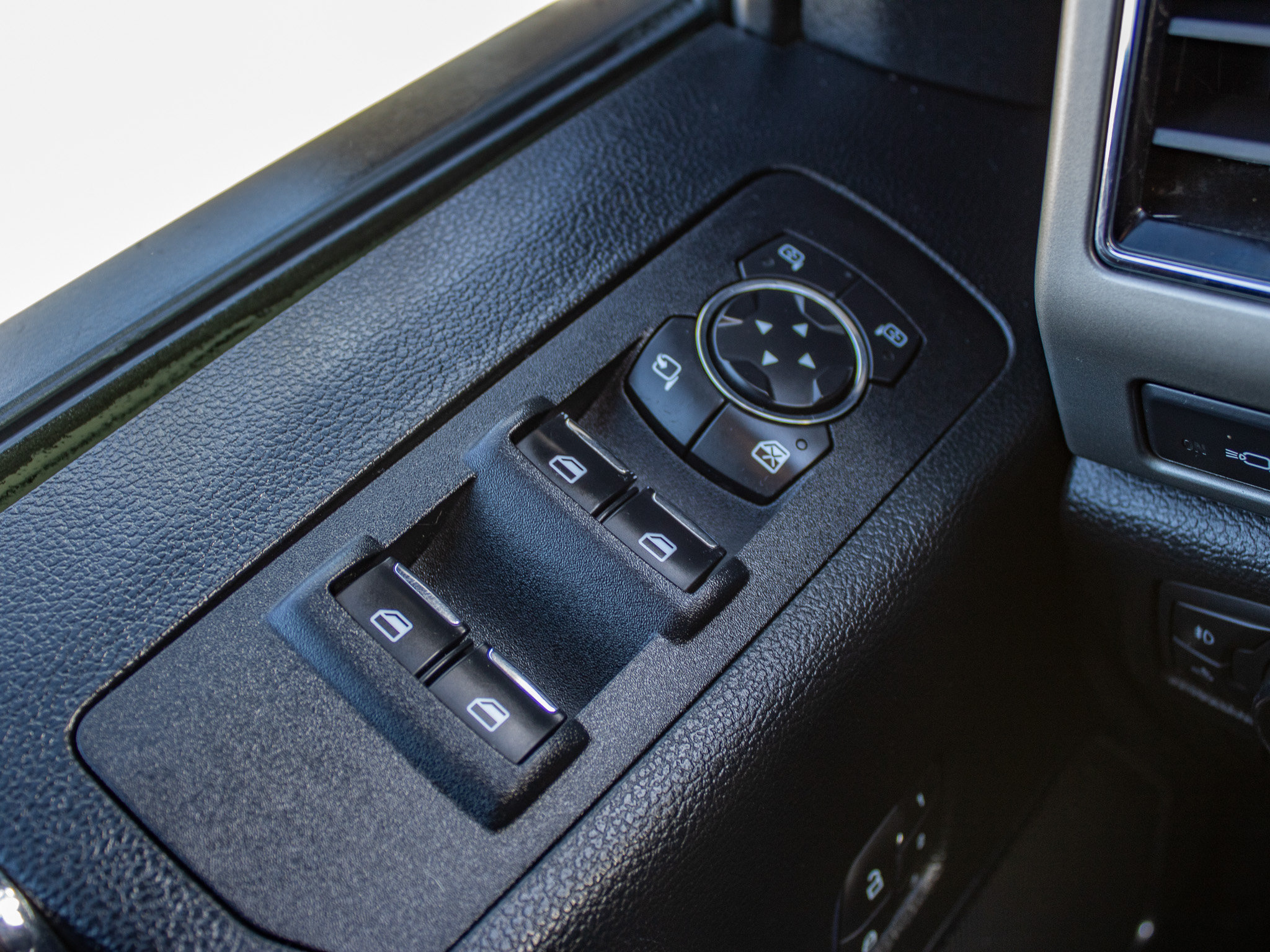 Used 2020 Ford F150 Lariat AWD/4WD image 29