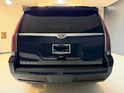 Used 2020 Cadillac Escalade ESV Premium Luxury AWD/4WD image 9