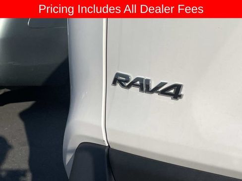 Used 2025 Toyota RAV4 LE AWD/4WD image 7