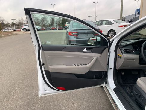Used 2017 Hyundai Sonata Sport w/ Cargo Package image 9