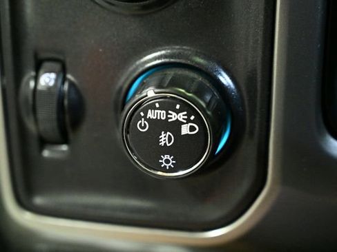 Used 2018 Chevrolet Silverado 1500 LT w/ LT Eassist Package image 39