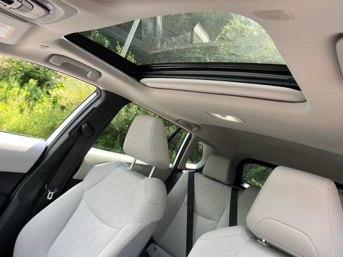 Used 2023 Toyota Corolla Cross LE w/ Moonroof Package AWD/4WD image 22