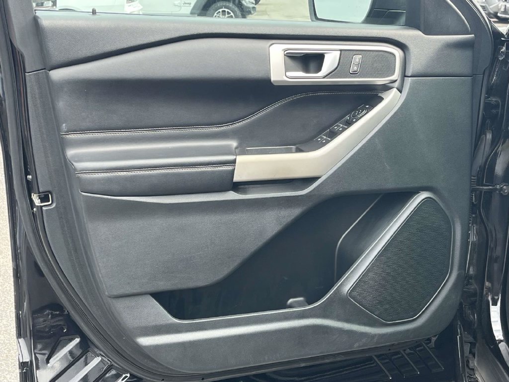 Used 2022 Ford Explorer XLT RWD image 17