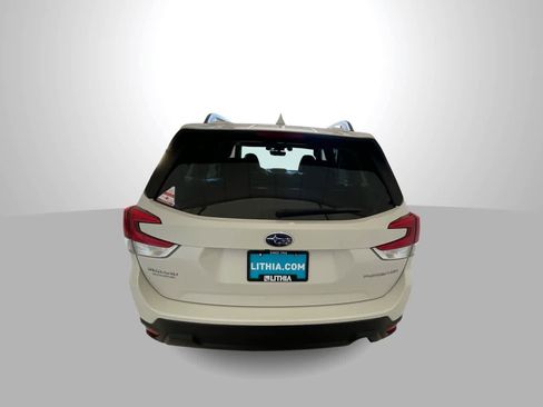 Used 2019 Subaru Forester Premium AWD/4WD image 7
