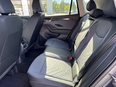 Certified 2025 Volkswagen Tiguan SE AWD/4WD image 12