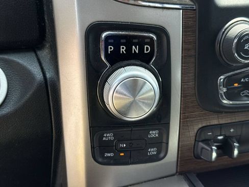 Used 2017 RAM 1500 Laramie w/ Convenience Group AWD/4WD image 18