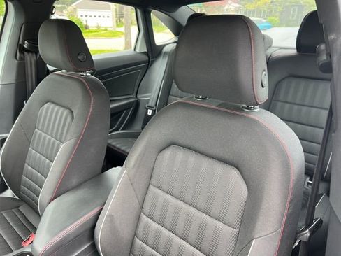 Used 2019 Volkswagen Jetta GLI FWD image 12