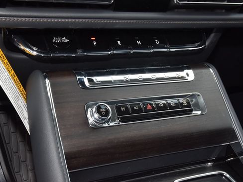 New 2026 Lincoln Aviator Reserve w/ Jet Appearance Package RWD image 60
